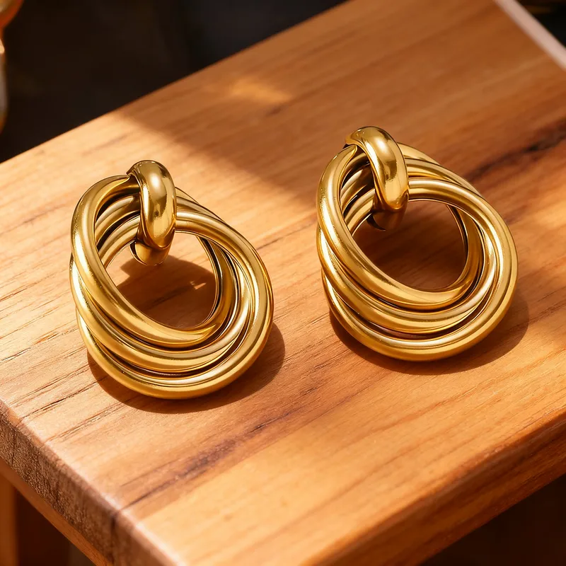Earrings E1