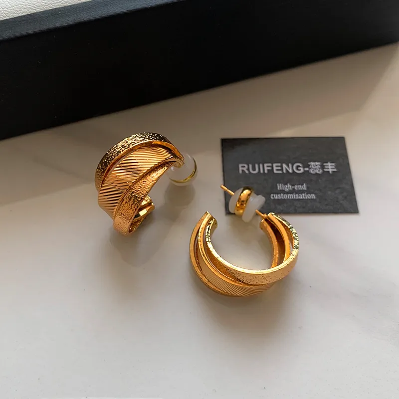 Earrings E3