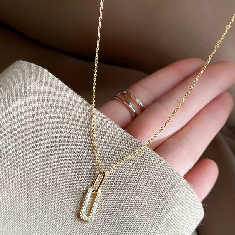Gold Interlocking Paperclip Link Necklace – Crystal Pavé Accent Pendant