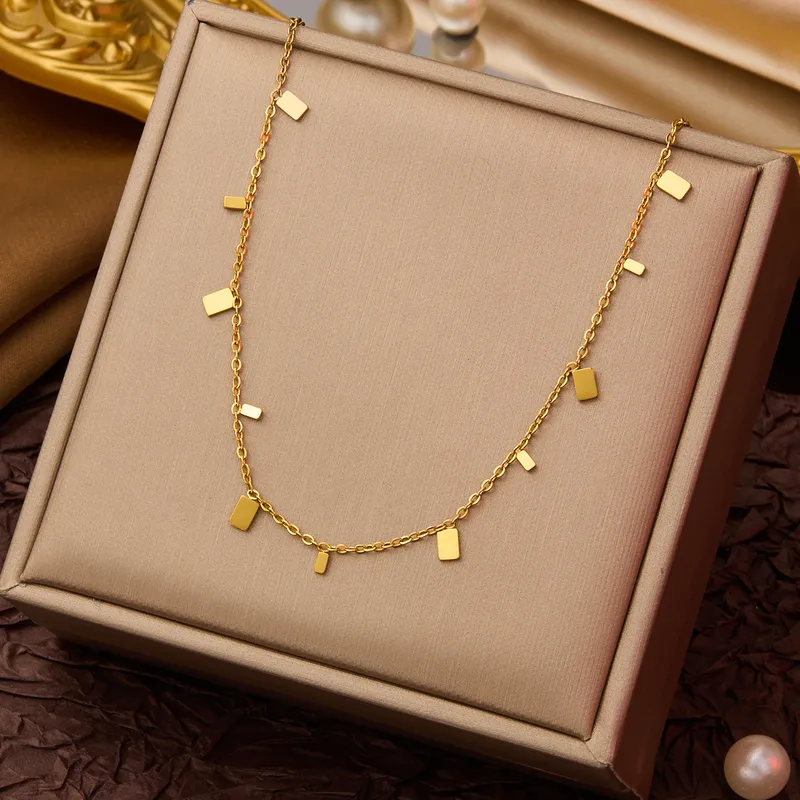 Polished Gold Rectangular Tag Necklace – Timeless Charm Design
