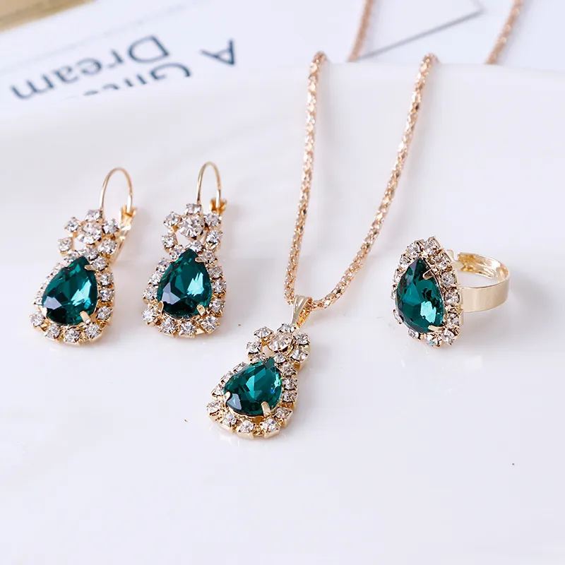 Elegant Gold-Tone Stainless Steel Daisy Jewelry Set