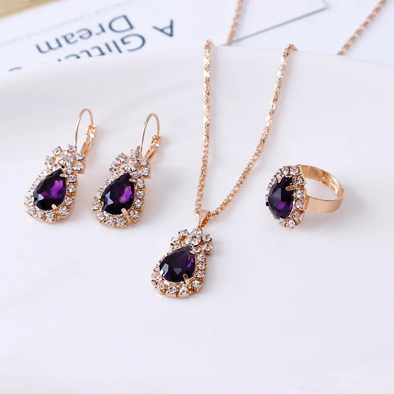Charming Gold-Tone Daisy Flower Jewelry Set – Sparkling Yellow Crystal Pendant Necklace and Matching Stud Earrings – Gold Plated Stainless Steel